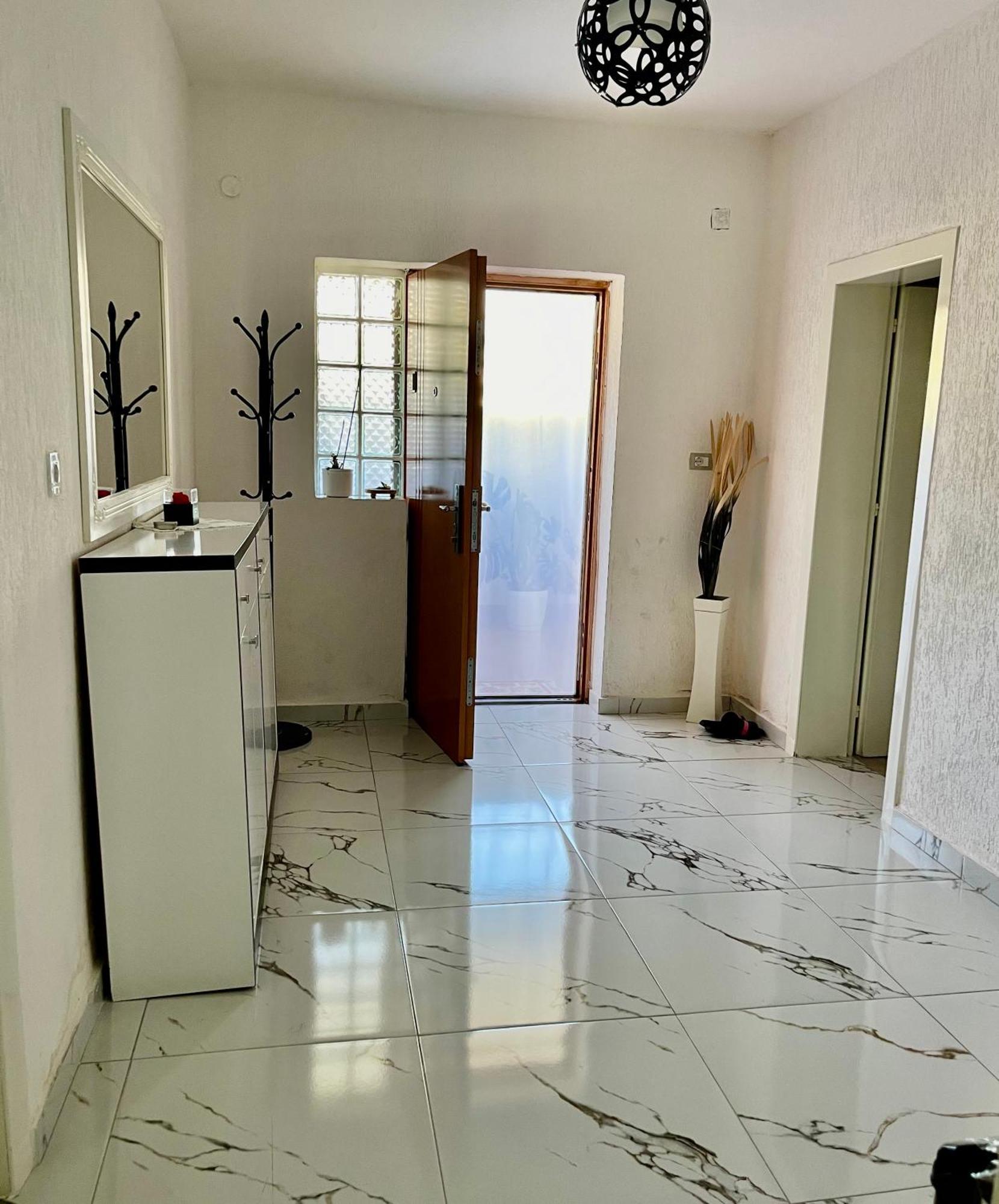 Guest House Dea Vlorë Εξωτερικό φωτογραφία
