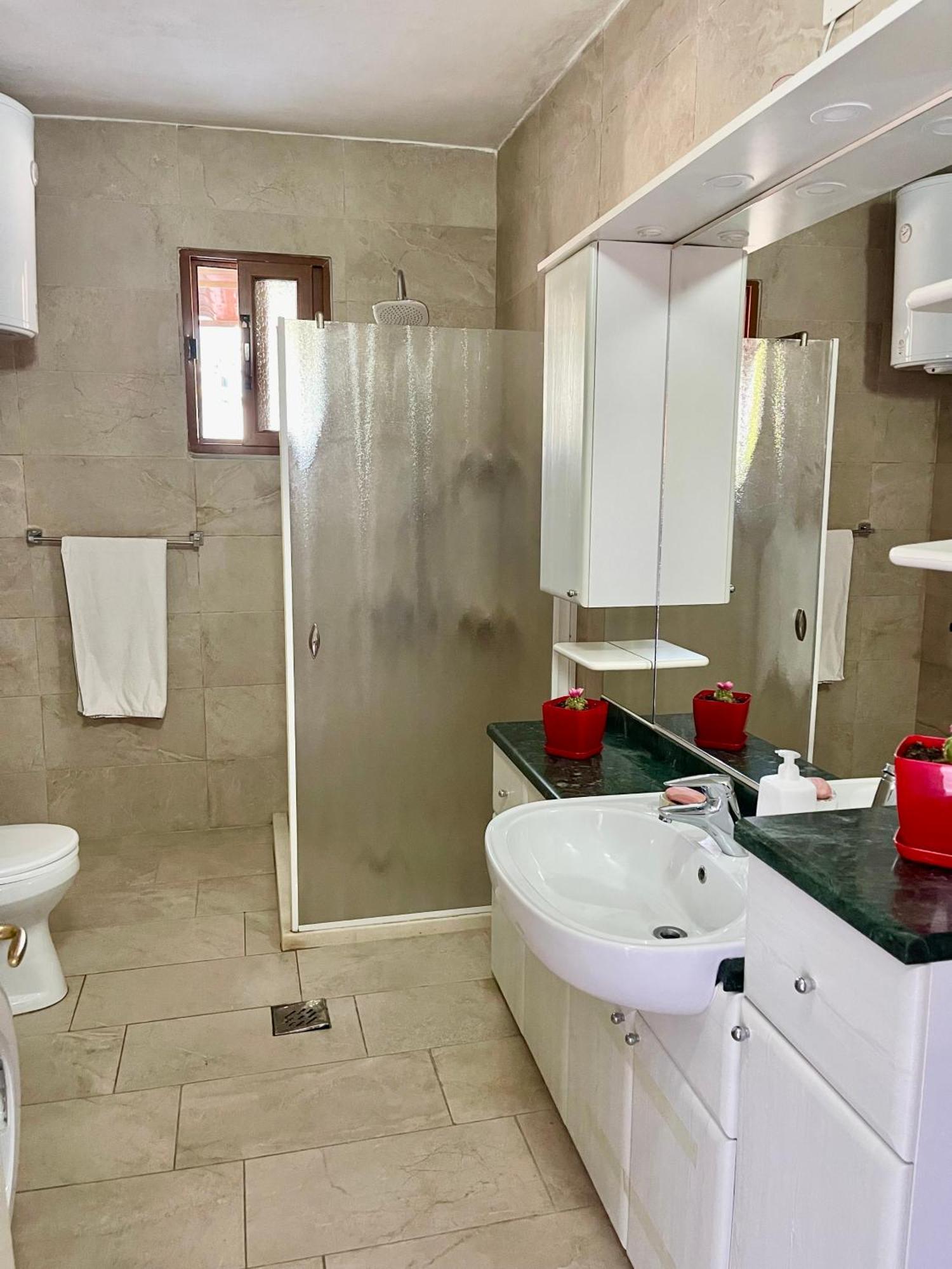 Guest House Dea Vlorë Εξωτερικό φωτογραφία